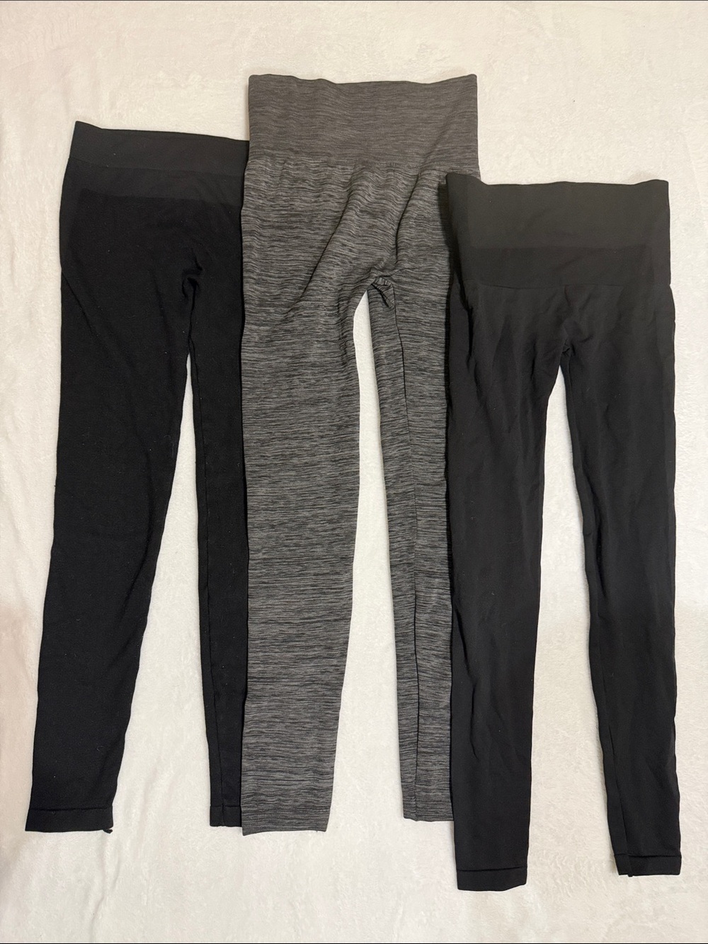 EUC black & 1 black & grey marled nwot high waist leggings size small